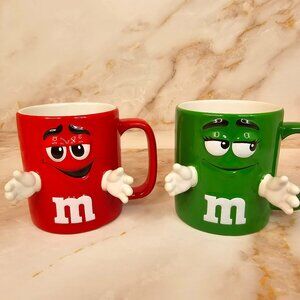 M&M Mugs with Hands, Set of 2